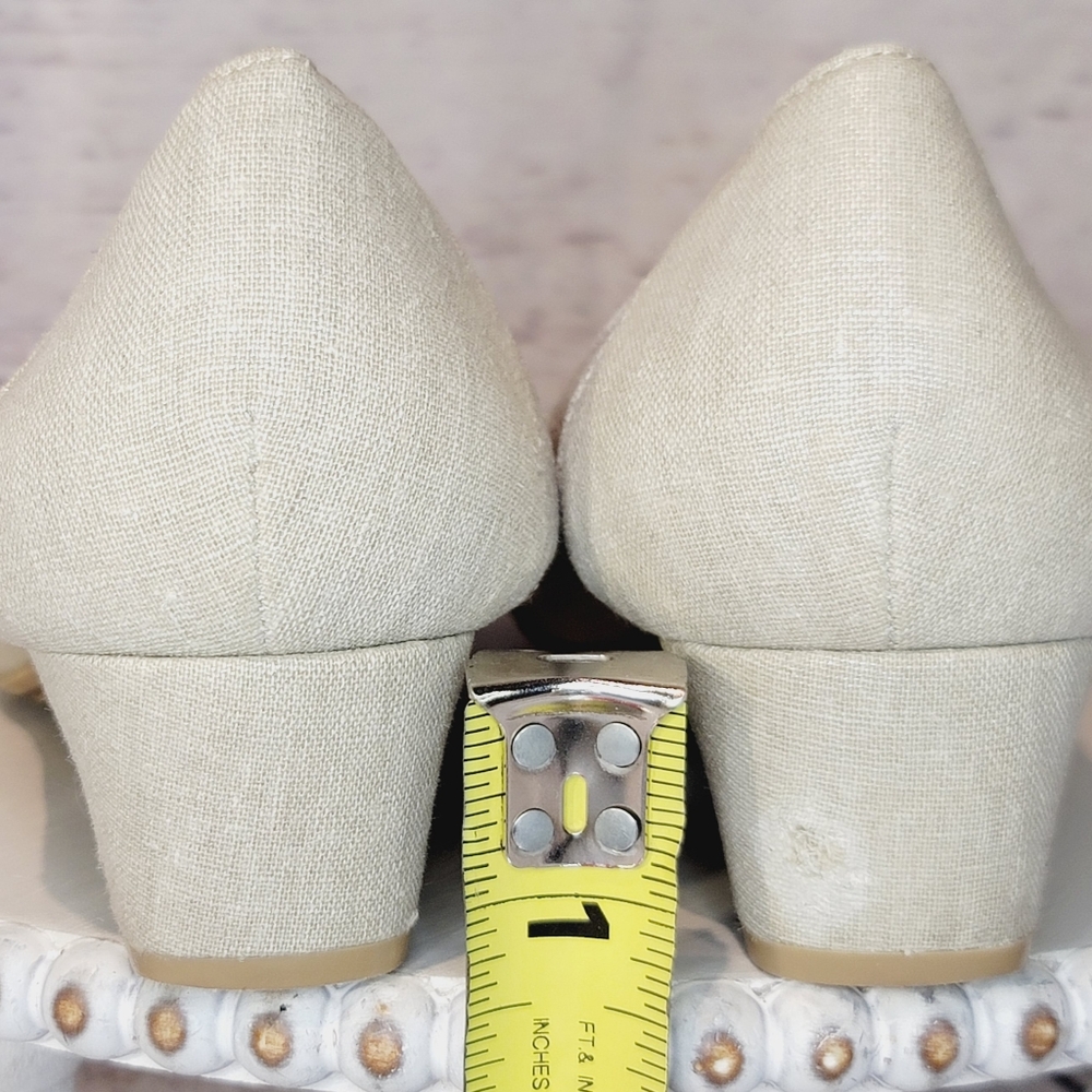 Dana Buchman DB Darby Silver  Tan/Cream Fabric Silver Capped Toe Shoe Size 8.5M - Picture 5 of 11